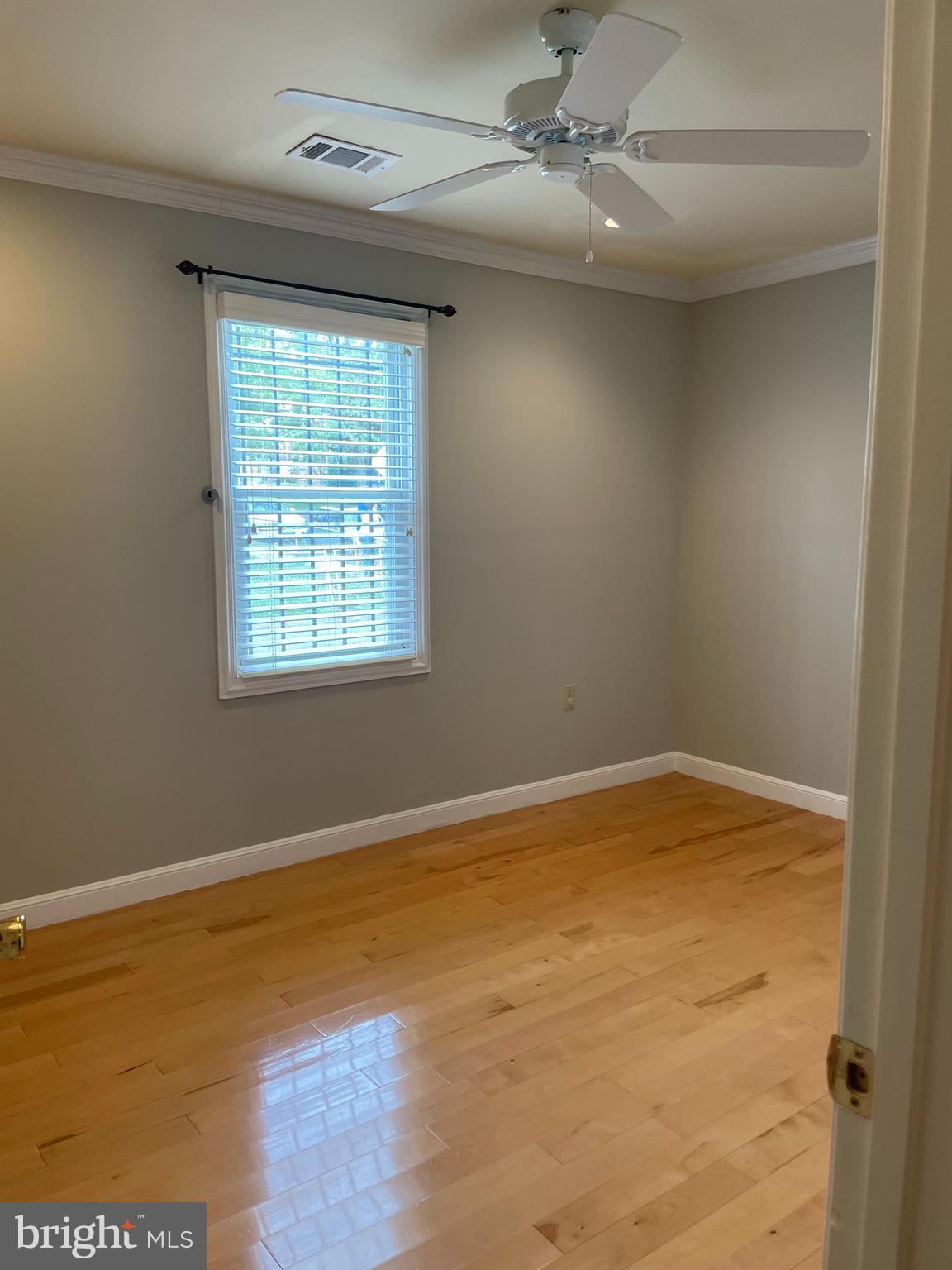 1424 HOLBROOK ST NE #102