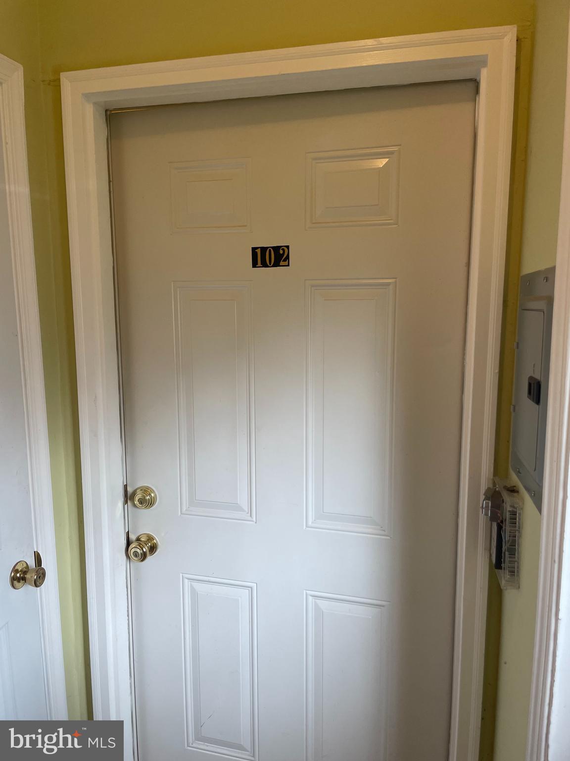 1424 HOLBROOK ST NE #102