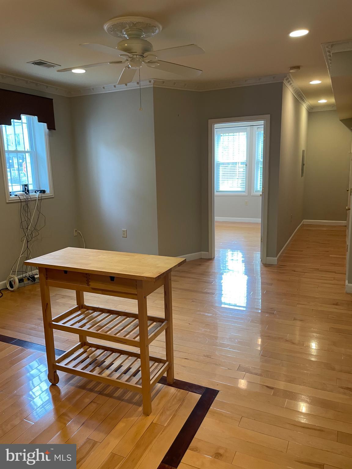 1424 HOLBROOK ST NE #102