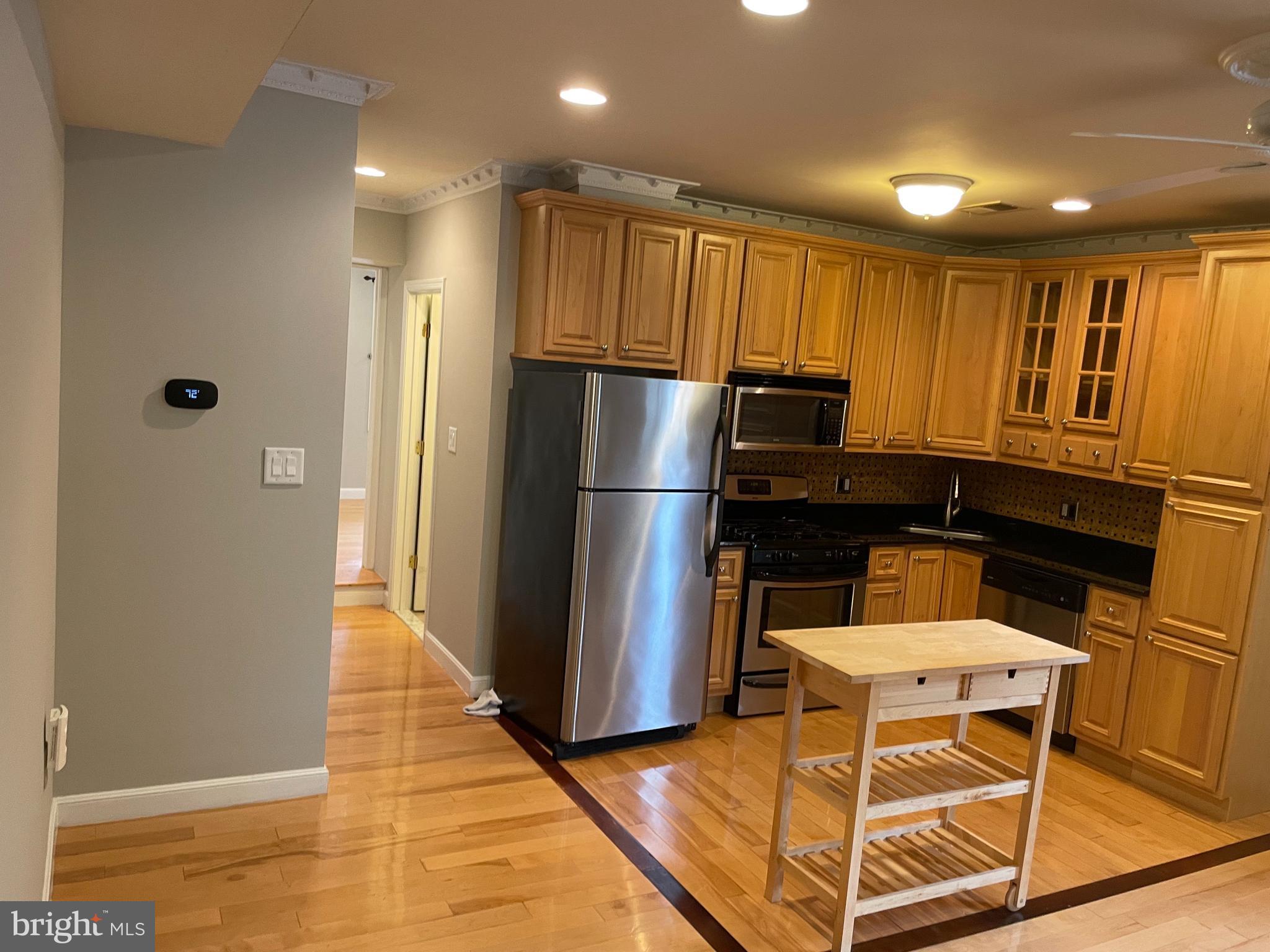 1424 HOLBROOK ST NE #102