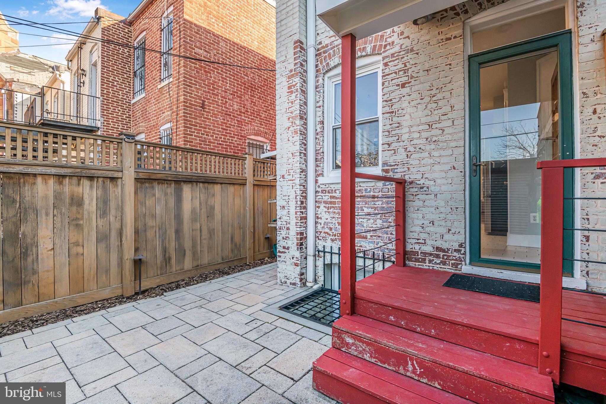 408 TENNESSEE AVE NE