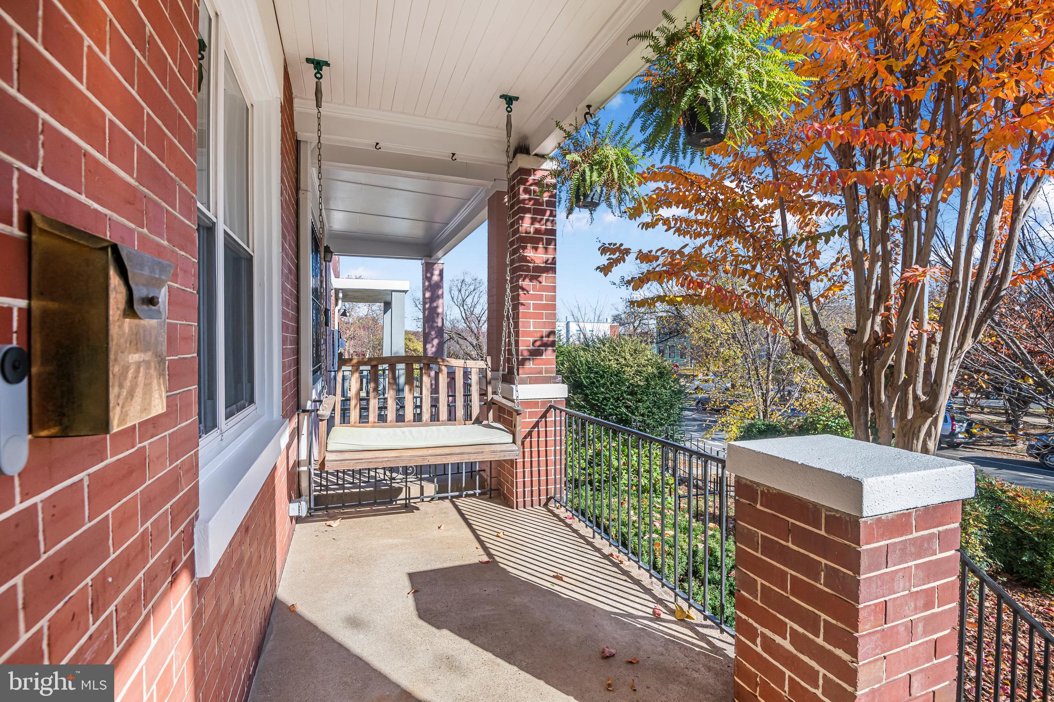 408 TENNESSEE AVE NE