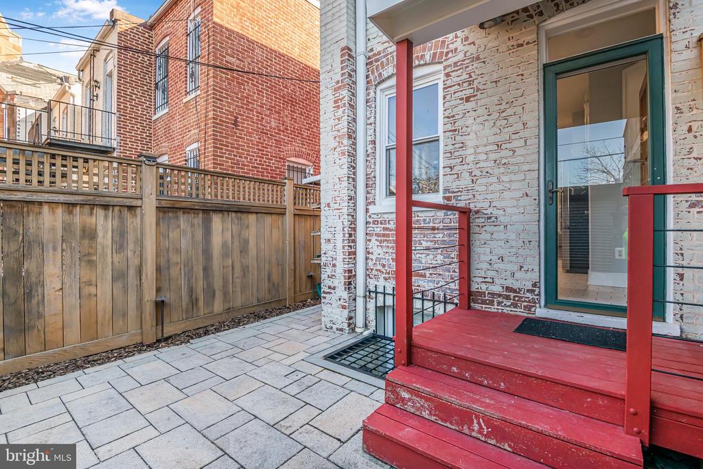 408 TENNESSEE AVE NE