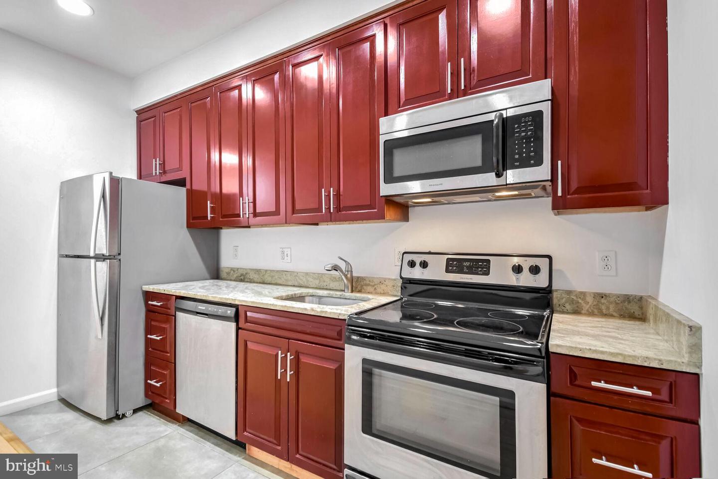 424 Q ST NW #D