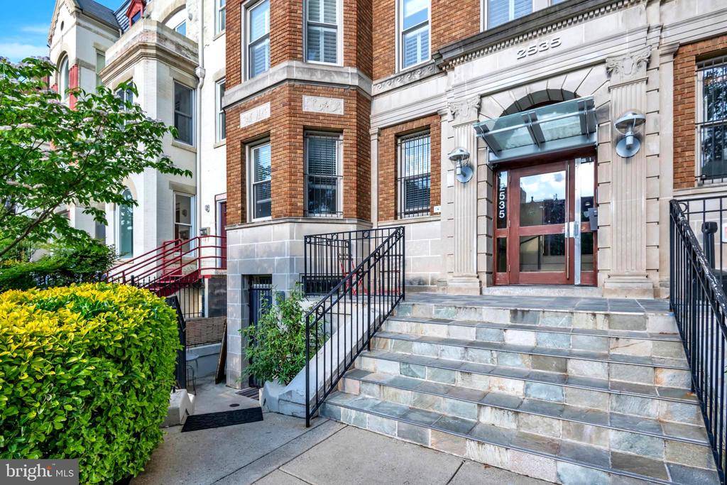 2535 13th St NW #101