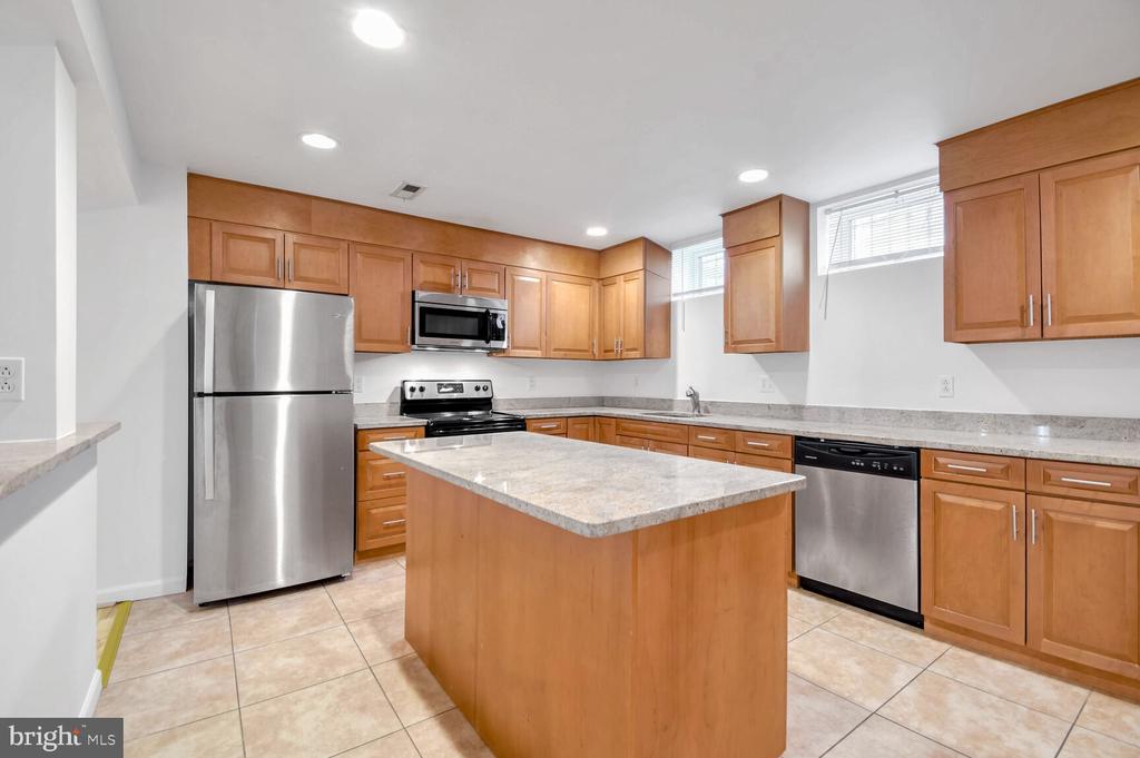424 Q ST NW #B
