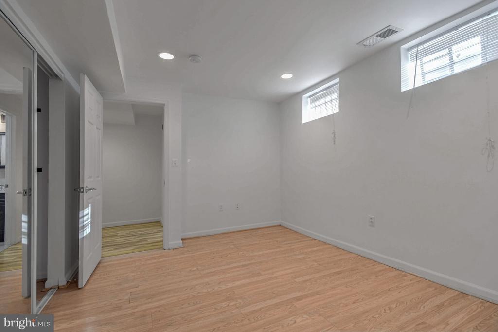 424 Q ST NW #B
