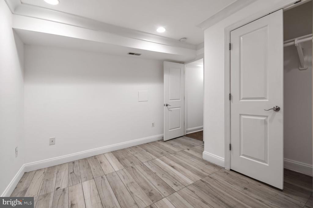 243 FLORIDA AVE NW #1