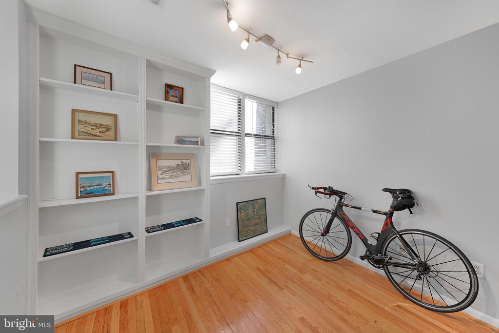 2012 O St NW #24