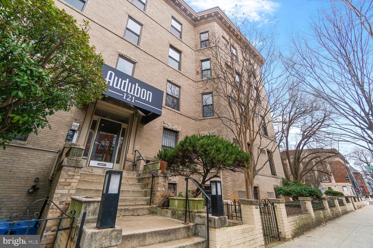 121 13th St NE #301