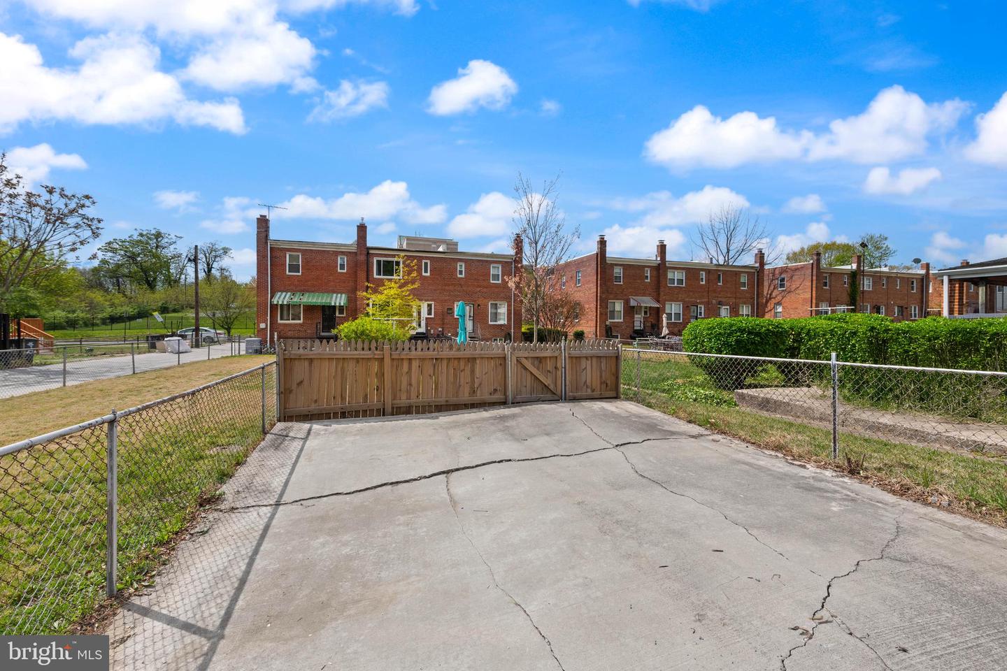 730 Buchanan St NE