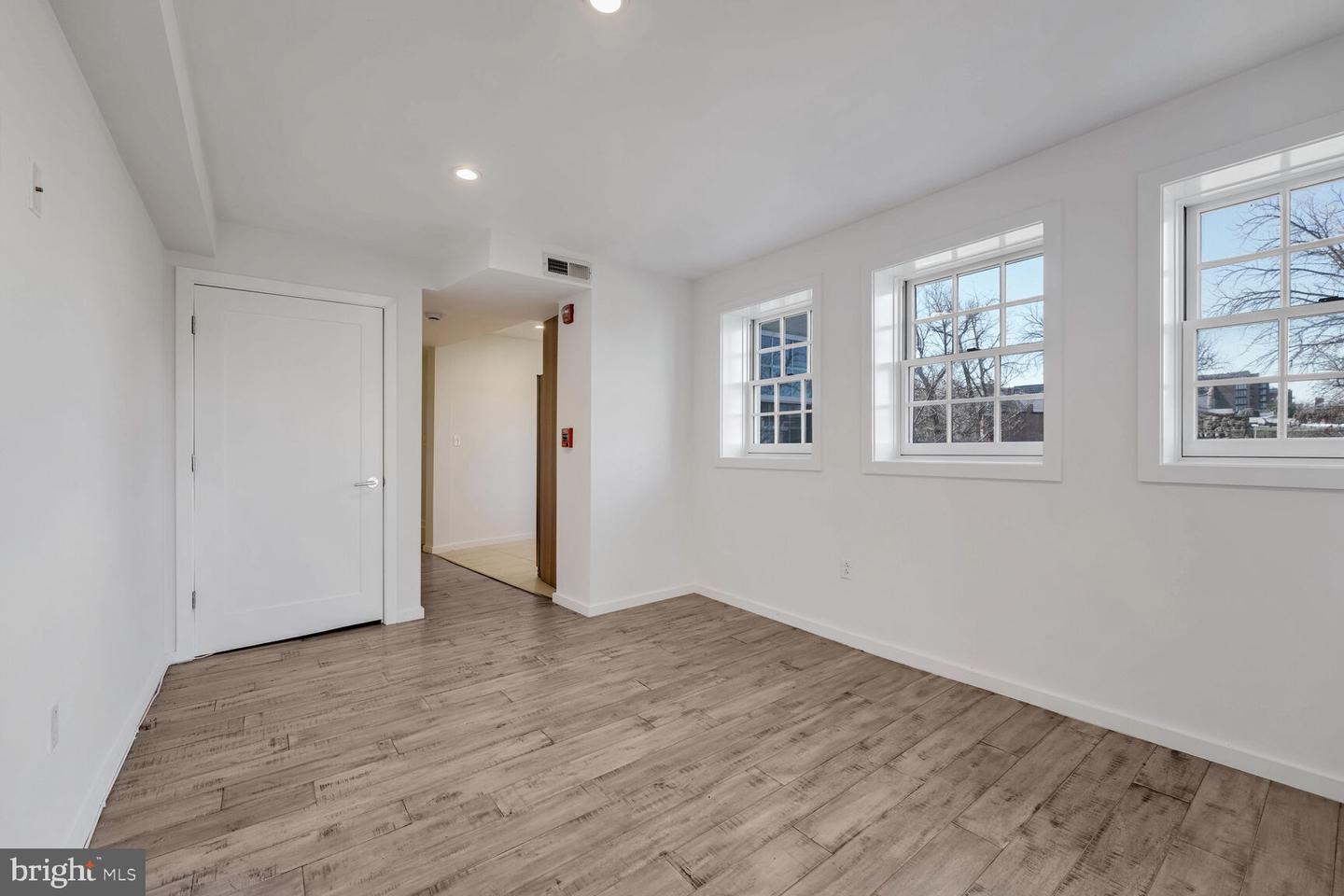 125 NEW YORK AVE NW #B