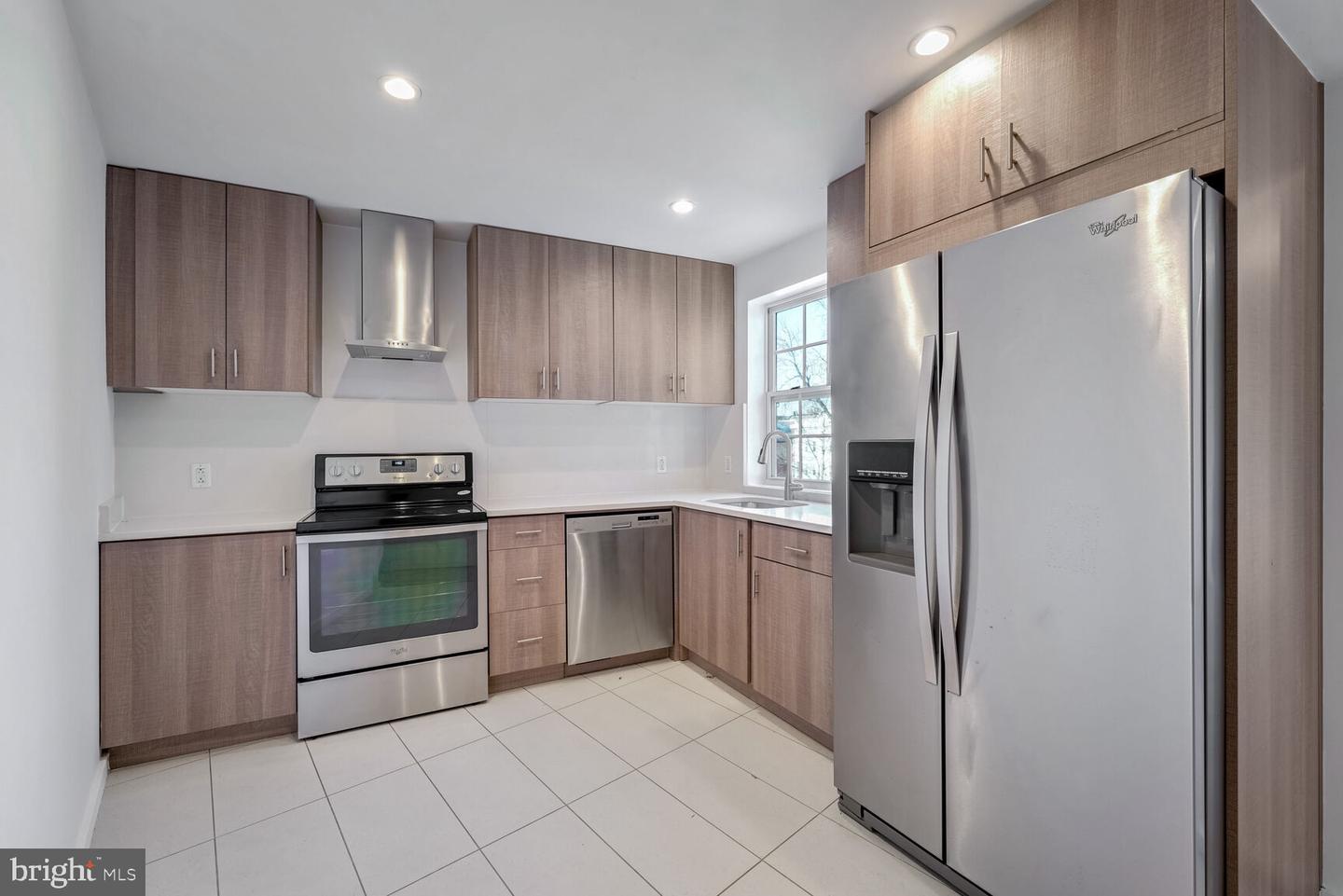 125 NEW YORK AVE NW #B