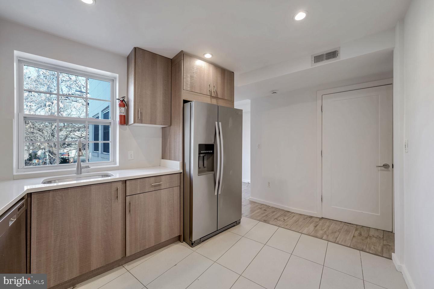 125 NEW YORK AVE NW #B