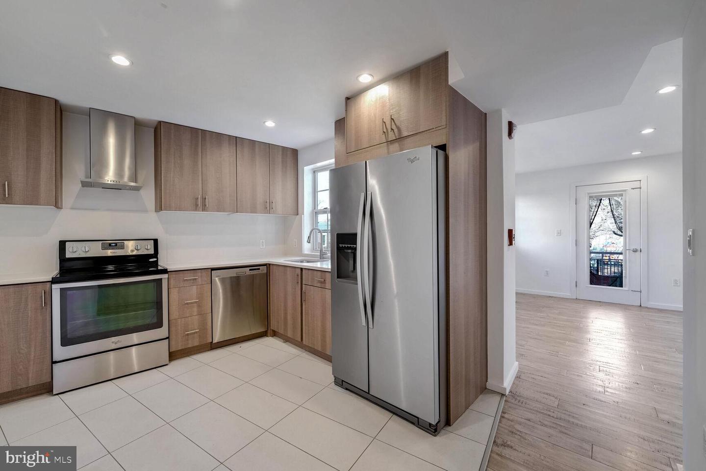 125 NEW YORK AVE NW #B