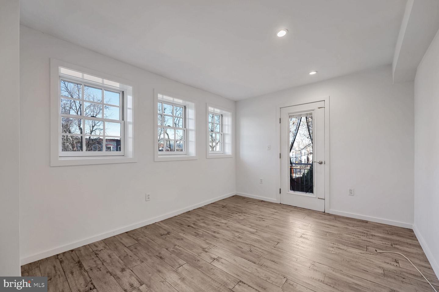 125 NEW YORK AVE NW #B