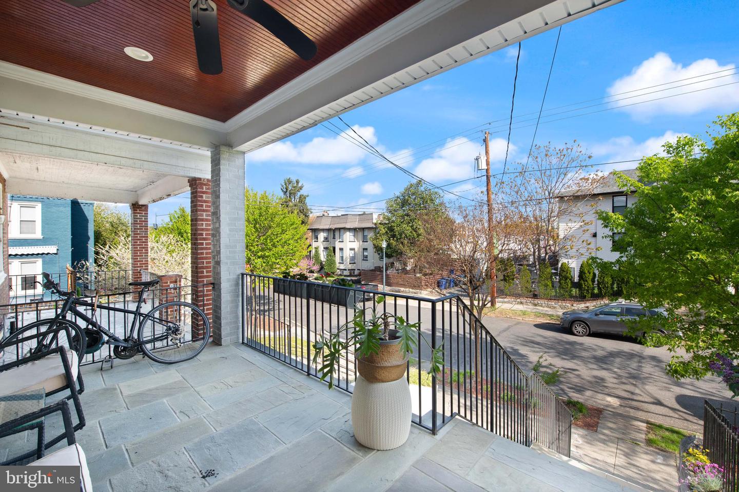 728 Farragut St NW