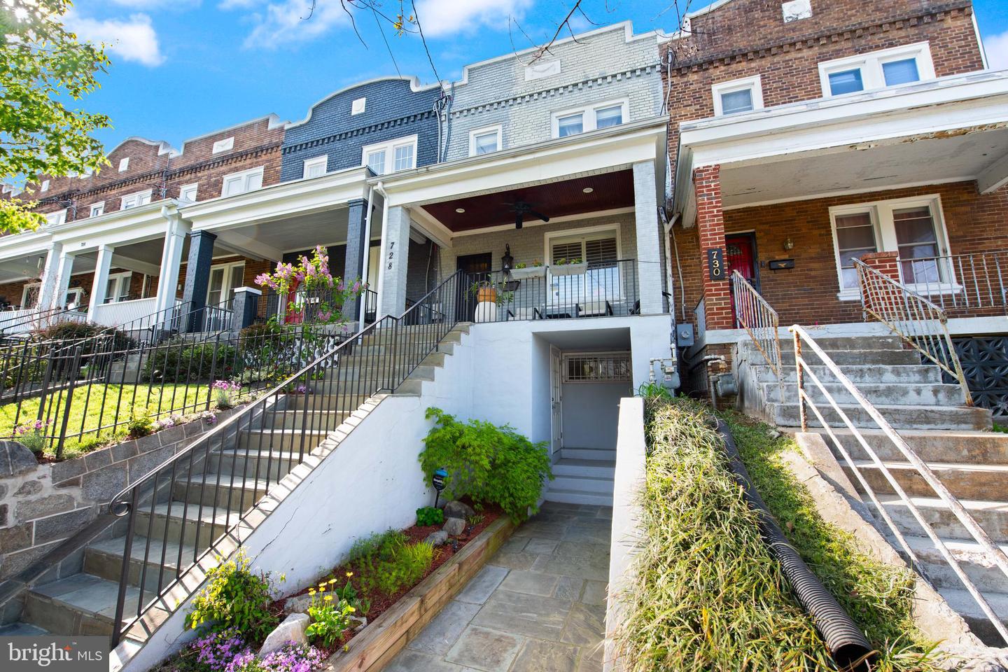728 Farragut St NW