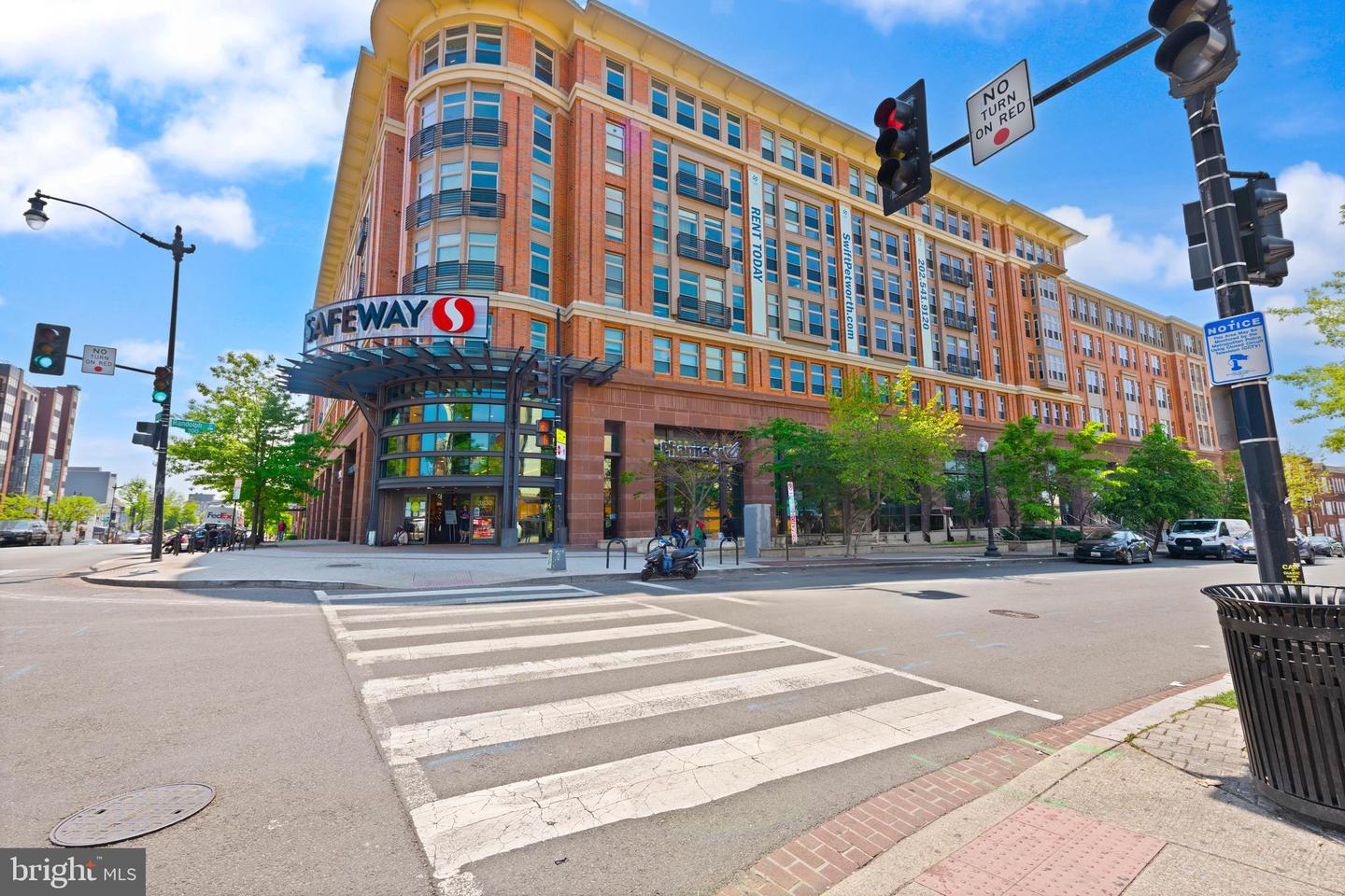 728 Farragut St NW
