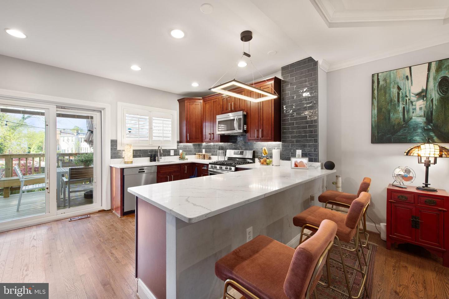 728 Farragut St NW