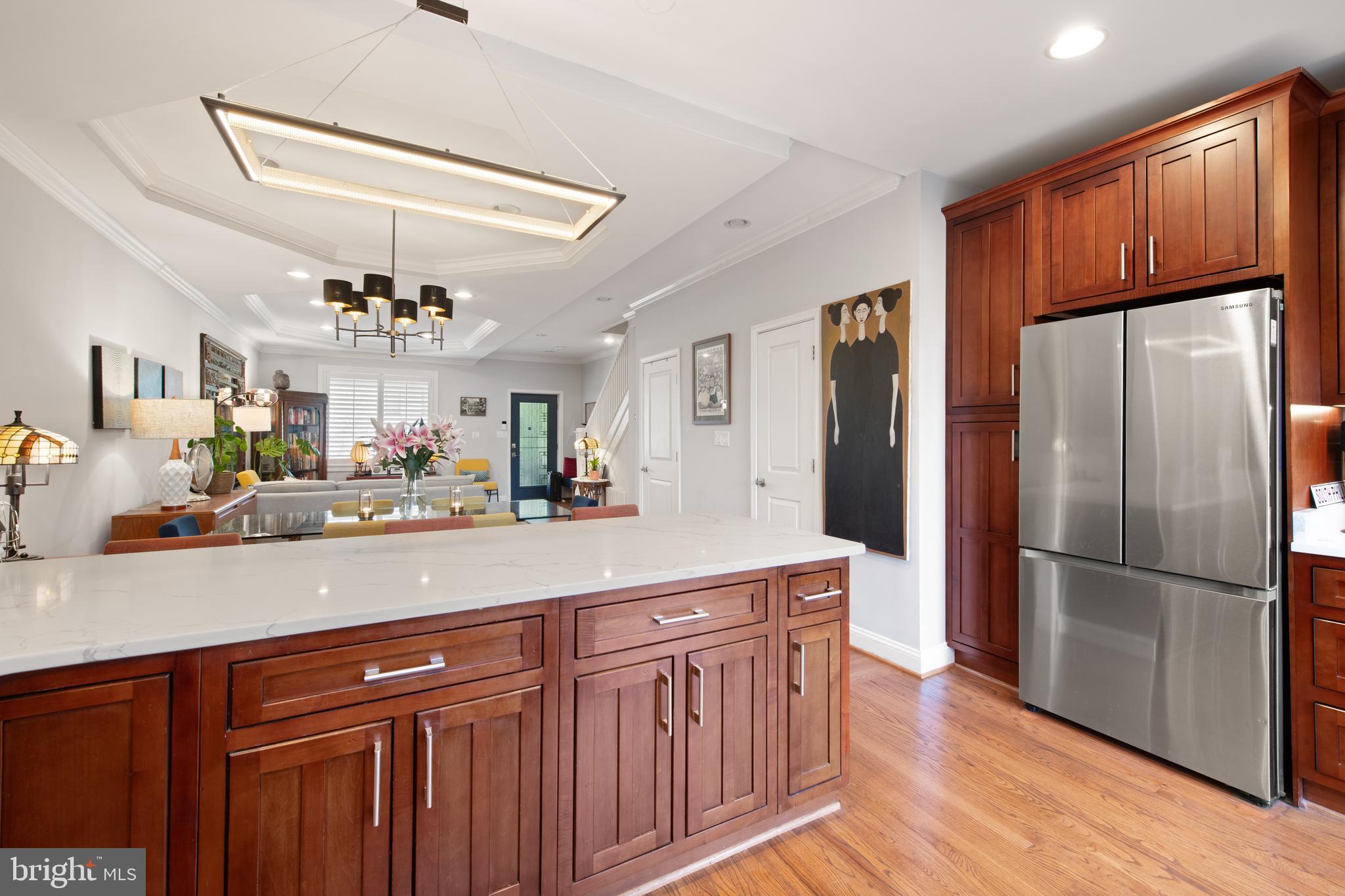 728 Farragut St NW