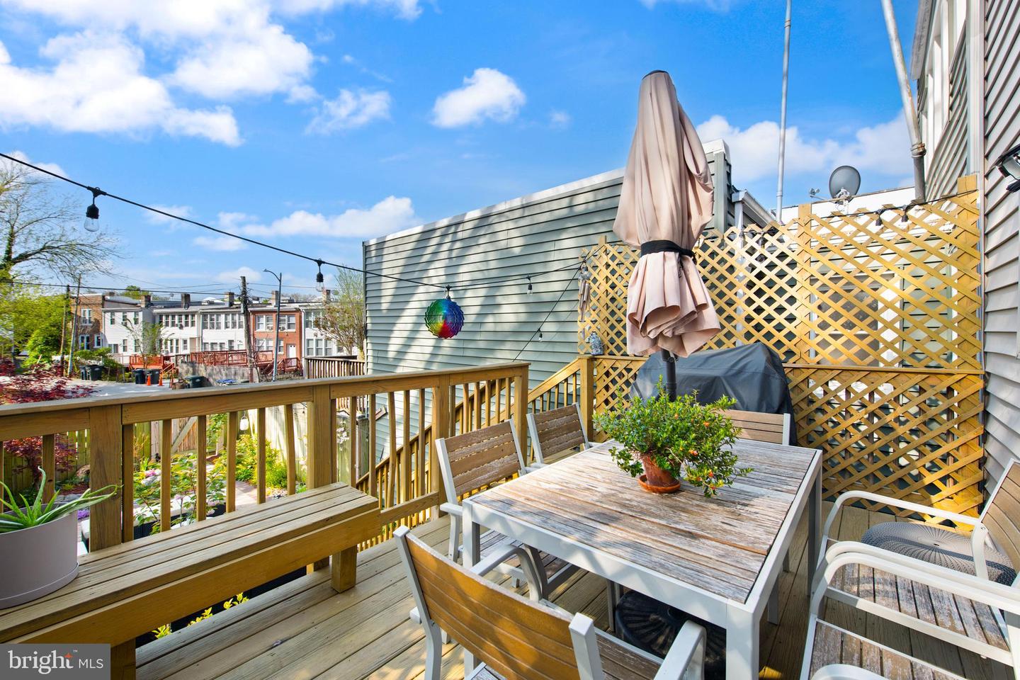 728 Farragut St NW