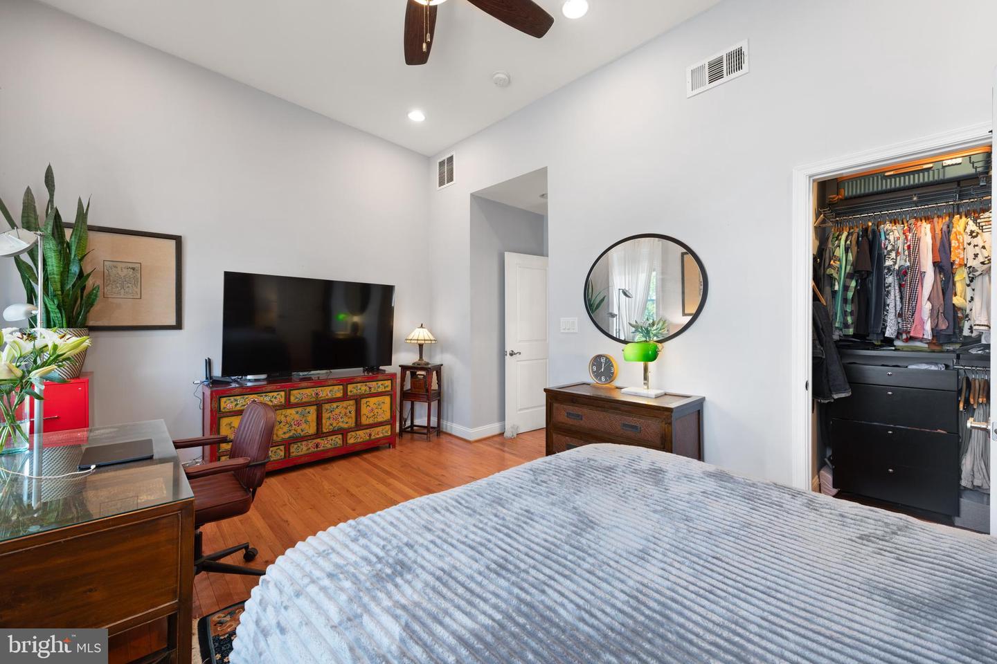 728 Farragut St NW