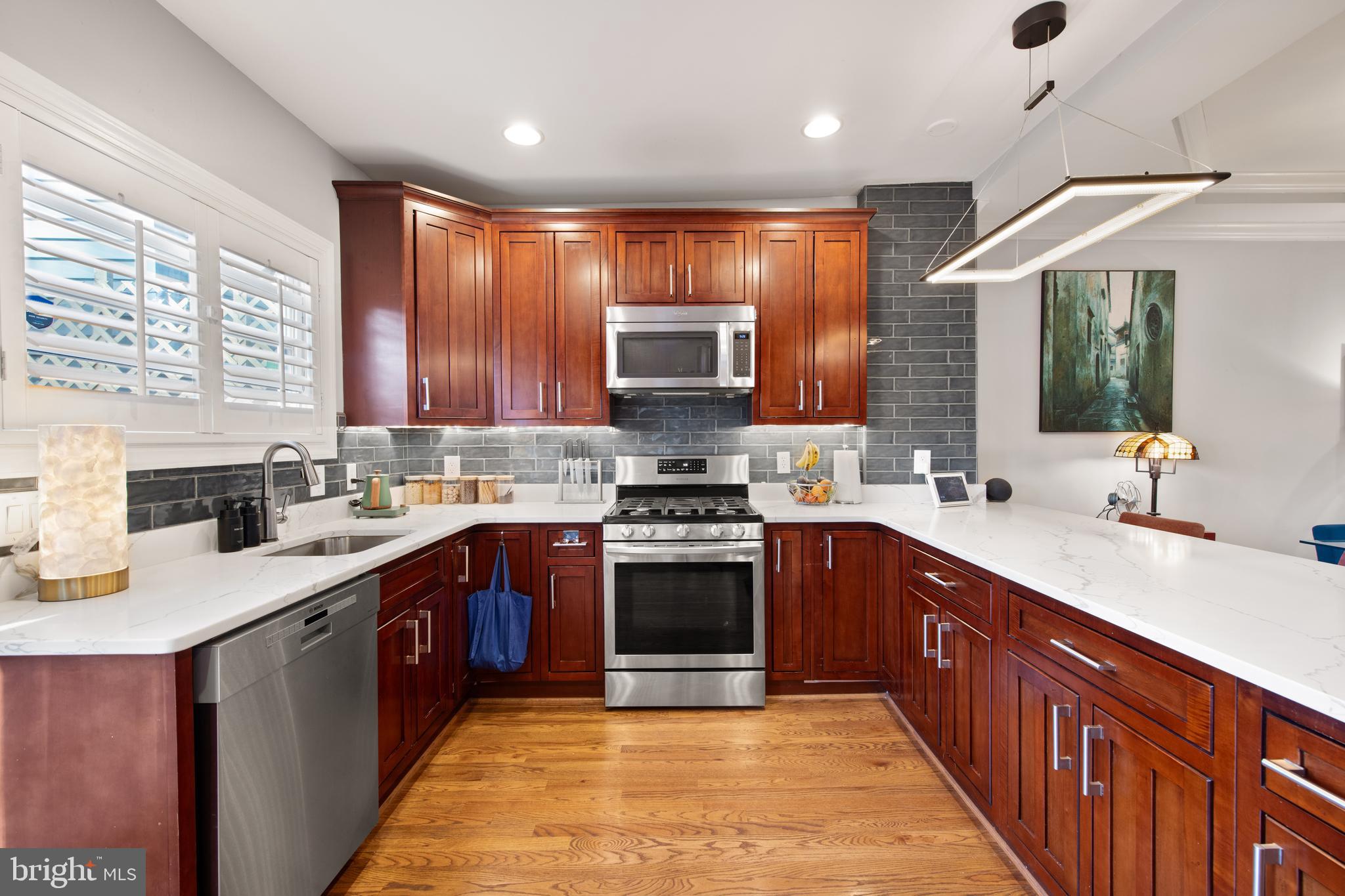 728 Farragut St NW