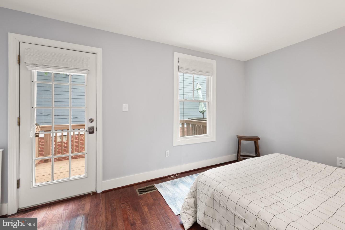 1503 Constitution Ave NE