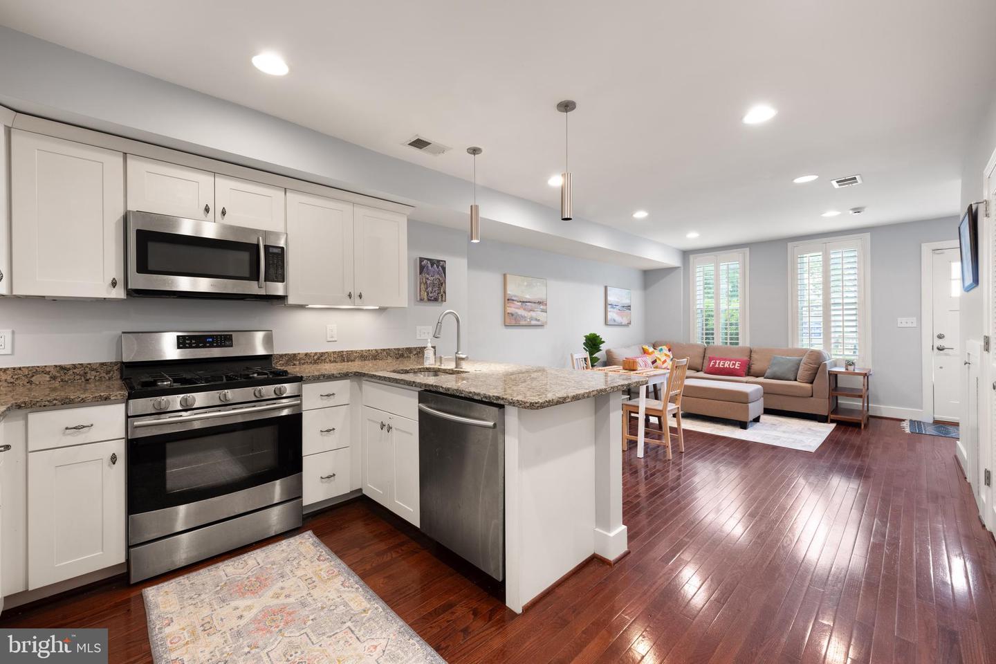 1503 Constitution Ave NE