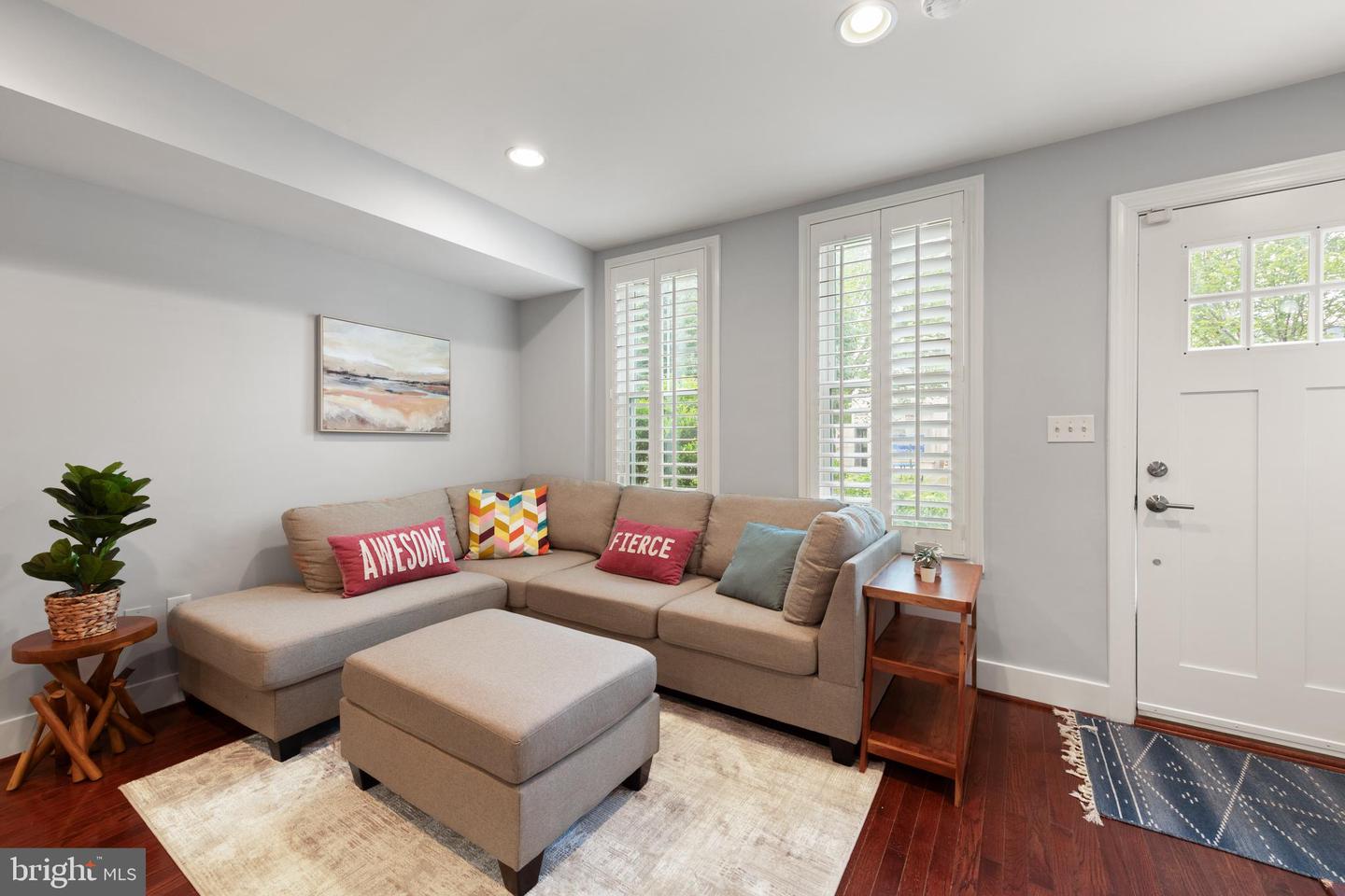 1503 Constitution Ave NE
