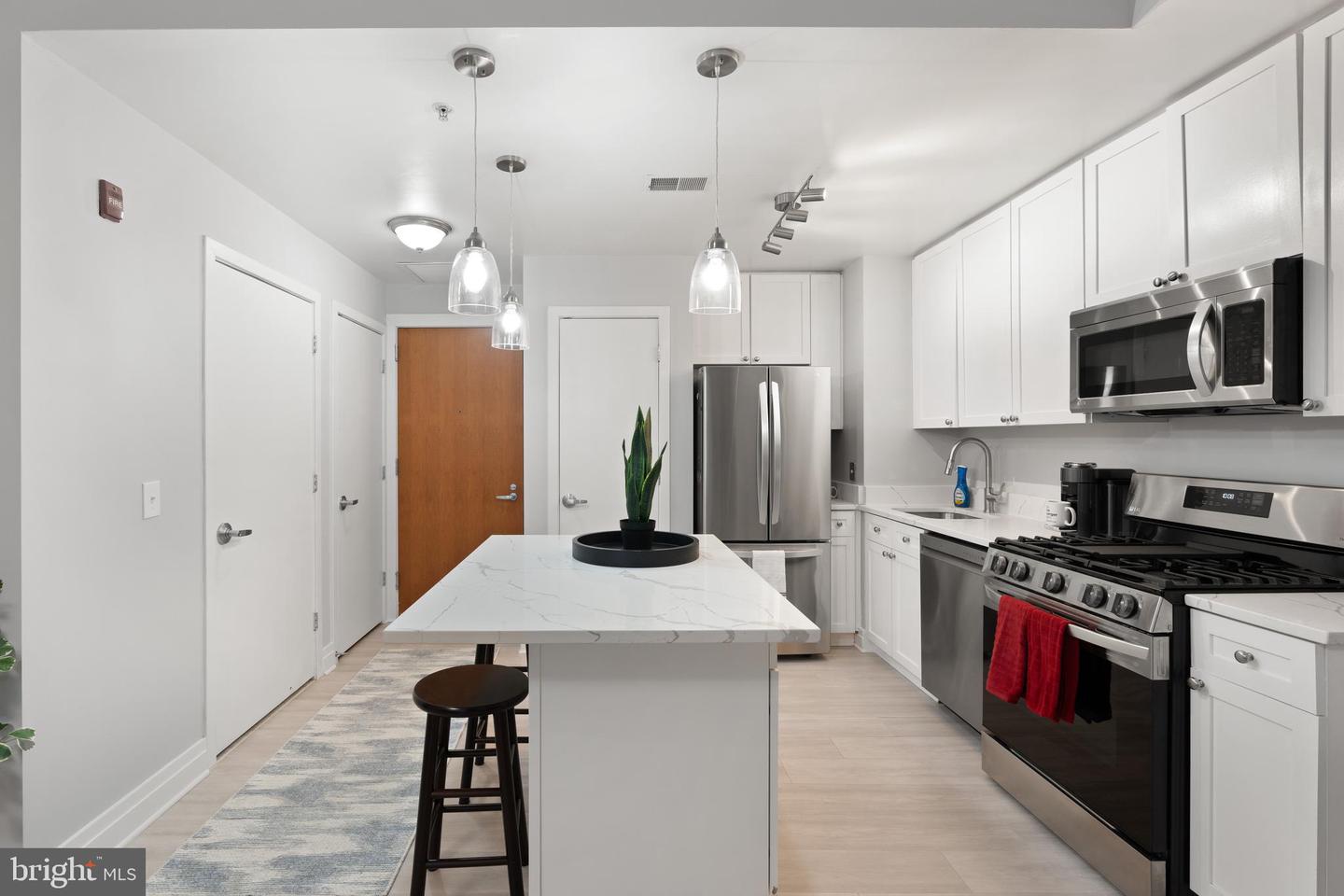 2120 Vermont Ave NW #17