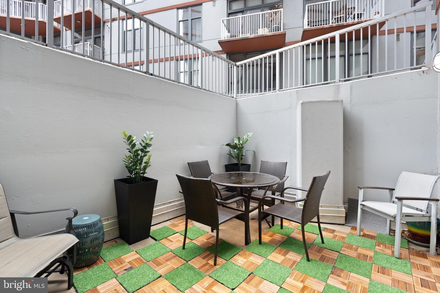2120 Vermont Ave NW #17