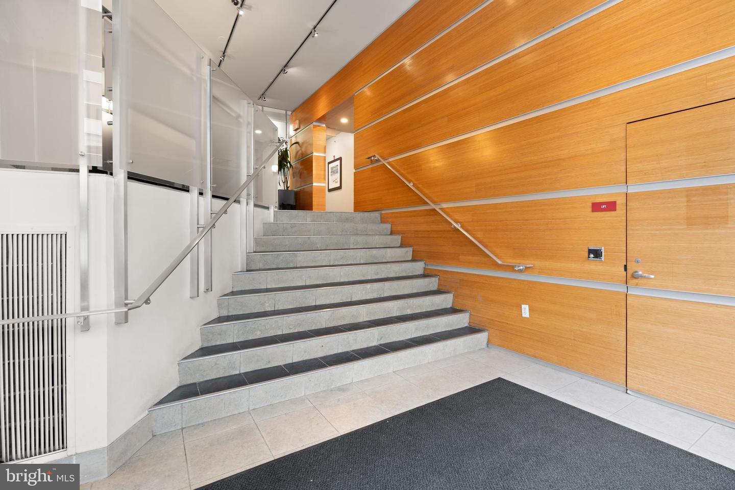 2120 Vermont Ave NW #17