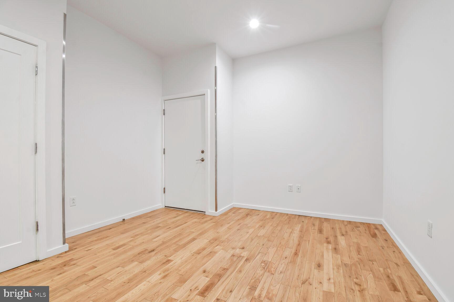 24 RHODE ISLAND AVE NE #A