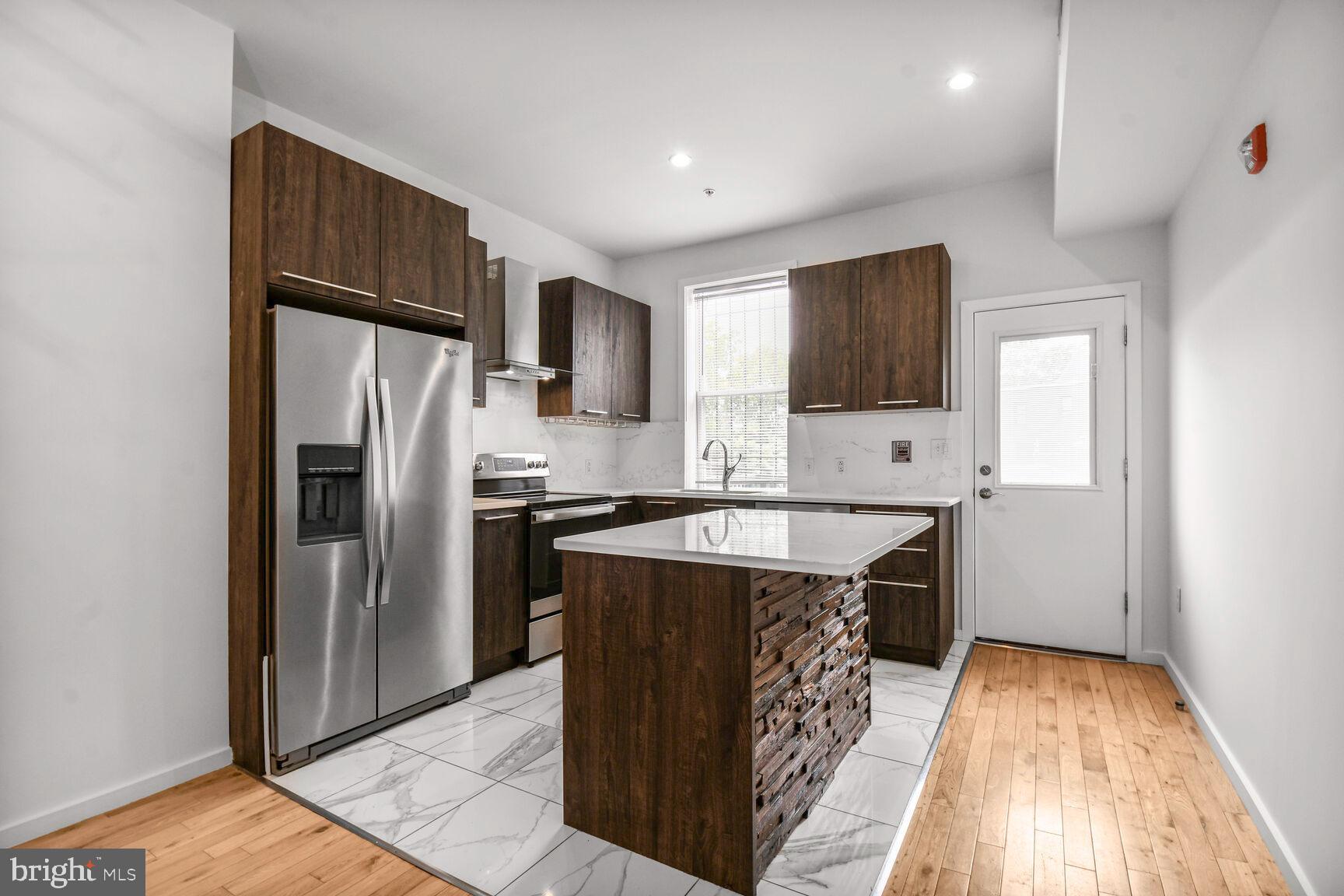 24 RHODE ISLAND AVE NE #A