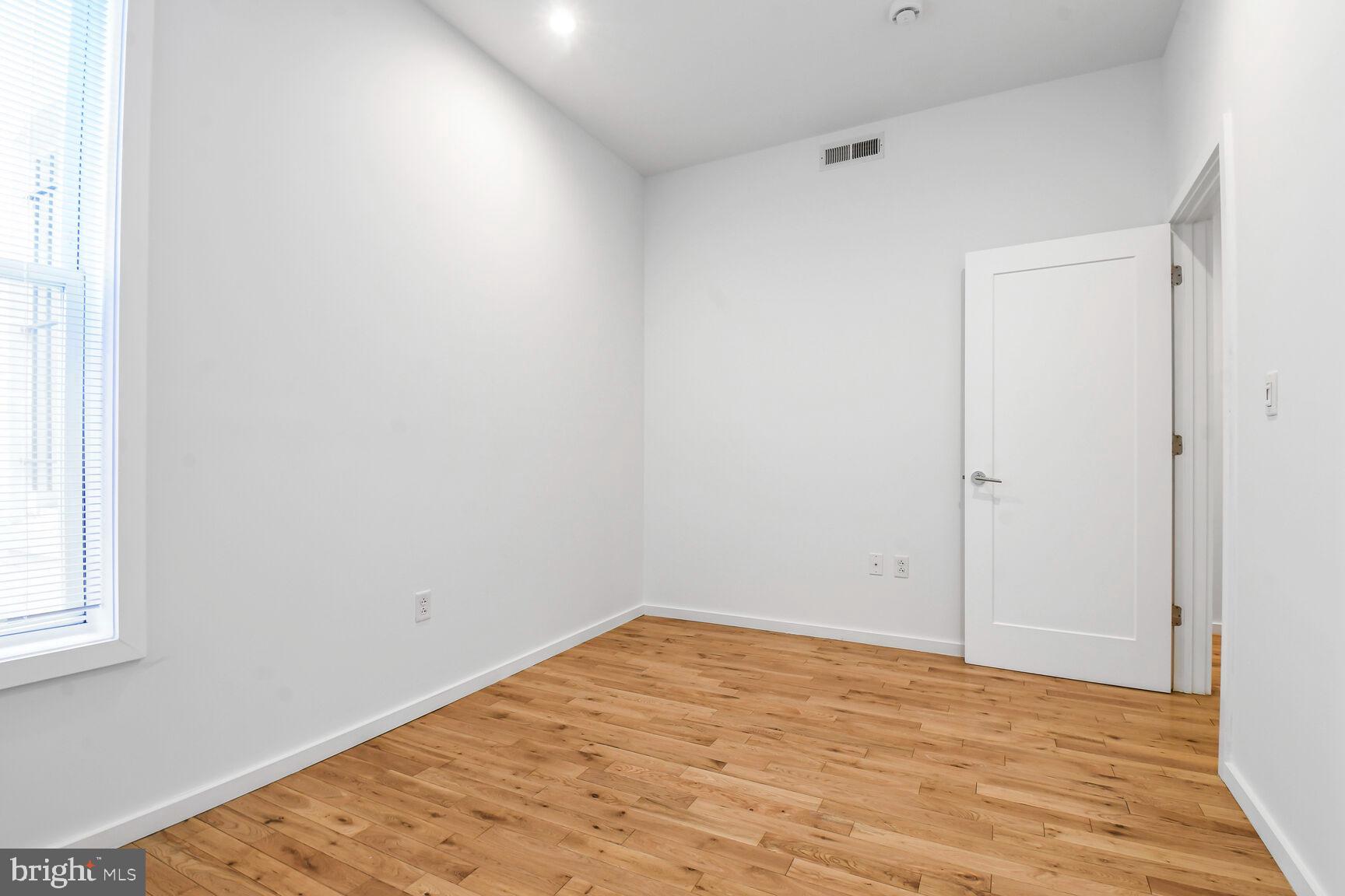 24 RHODE ISLAND AVE NE #A