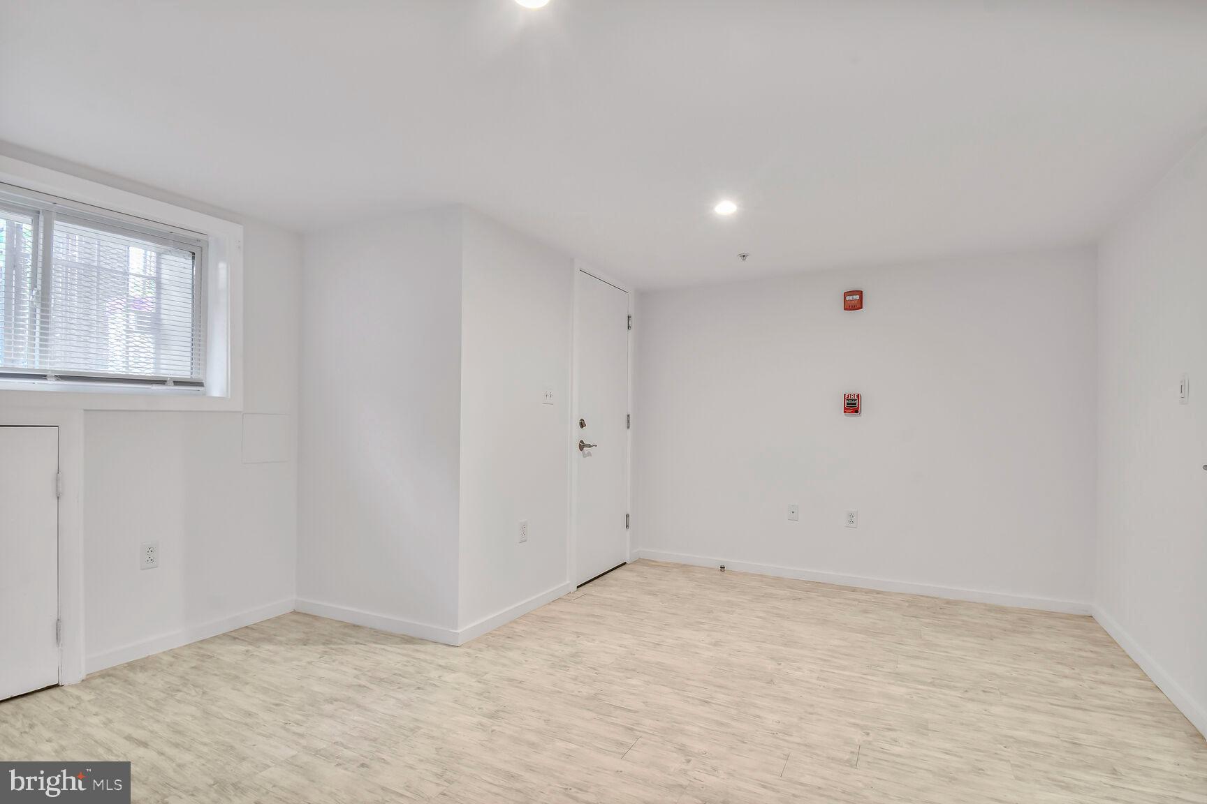 24 RHODE ISLAND AVE NE #A