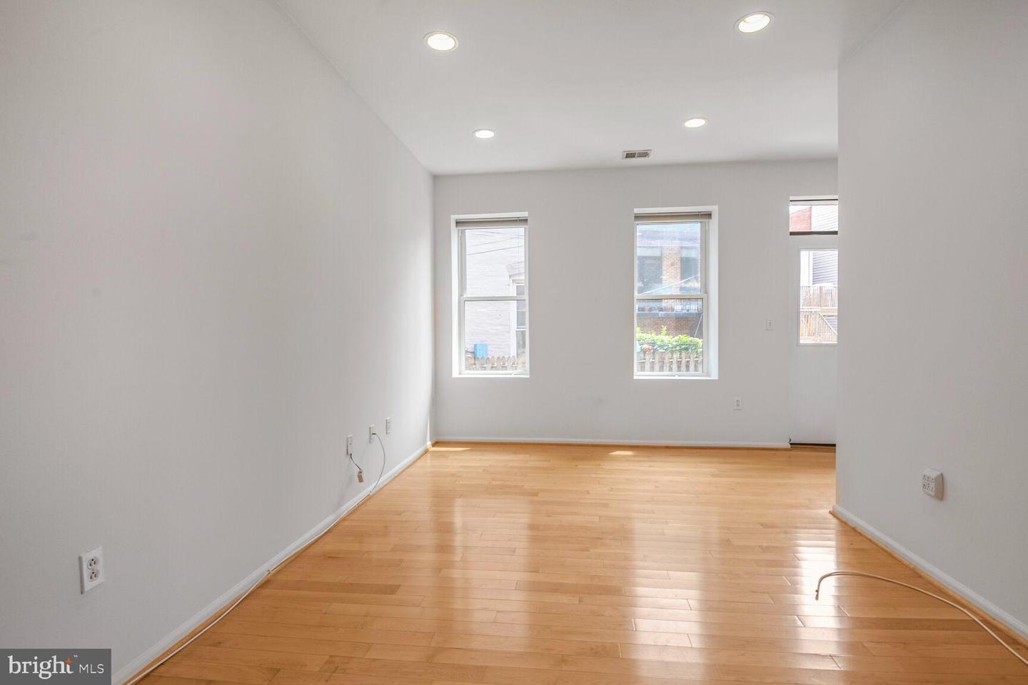 424 Q ST NW #F