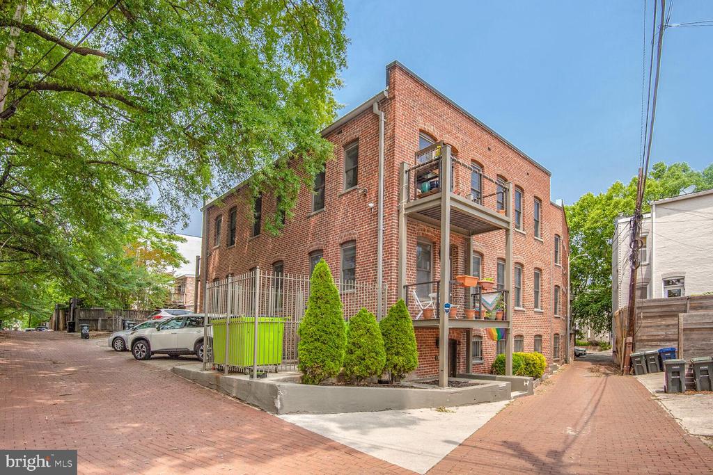 424 Q ST NW #F