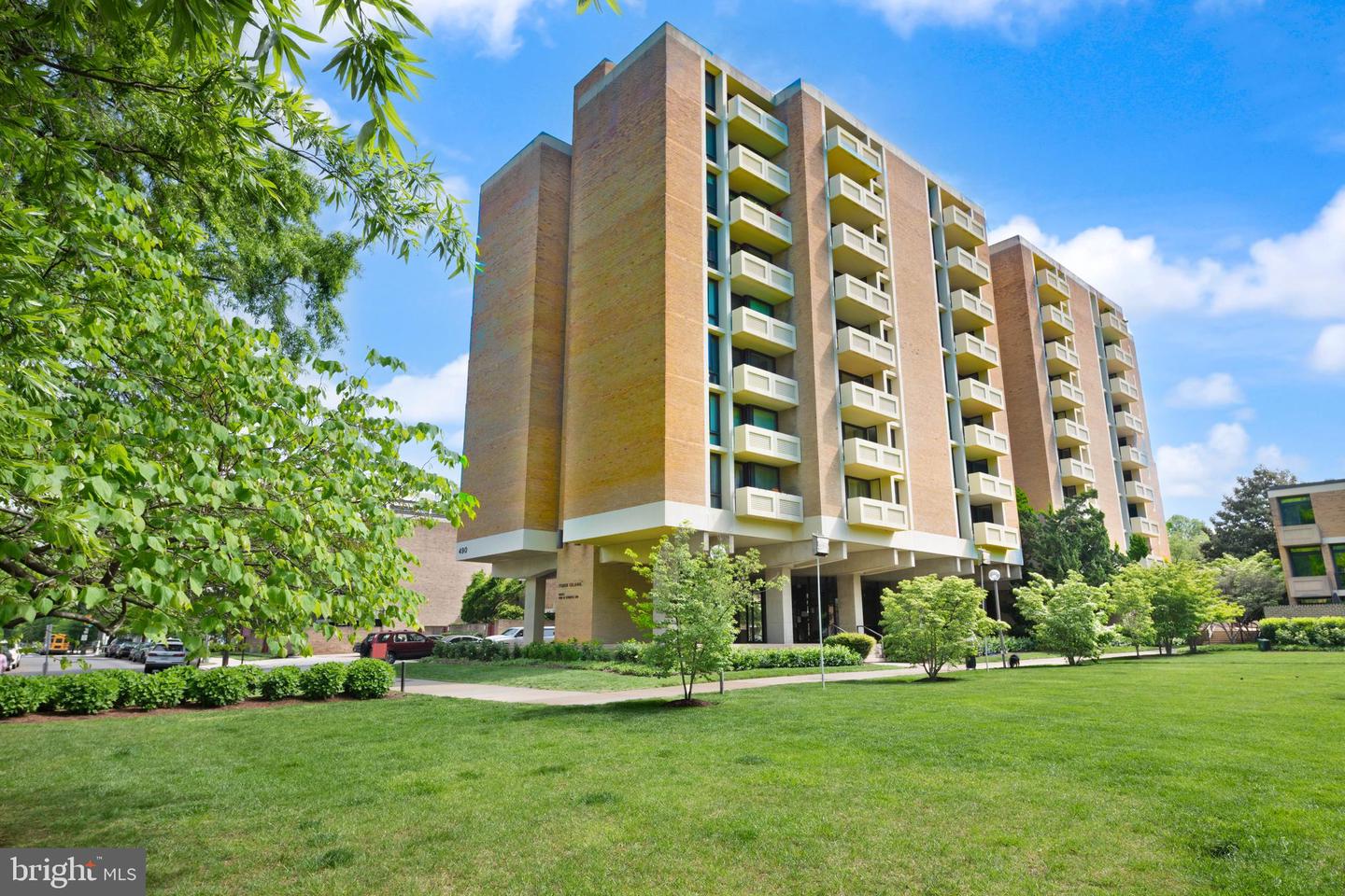 490 M St SW #W802