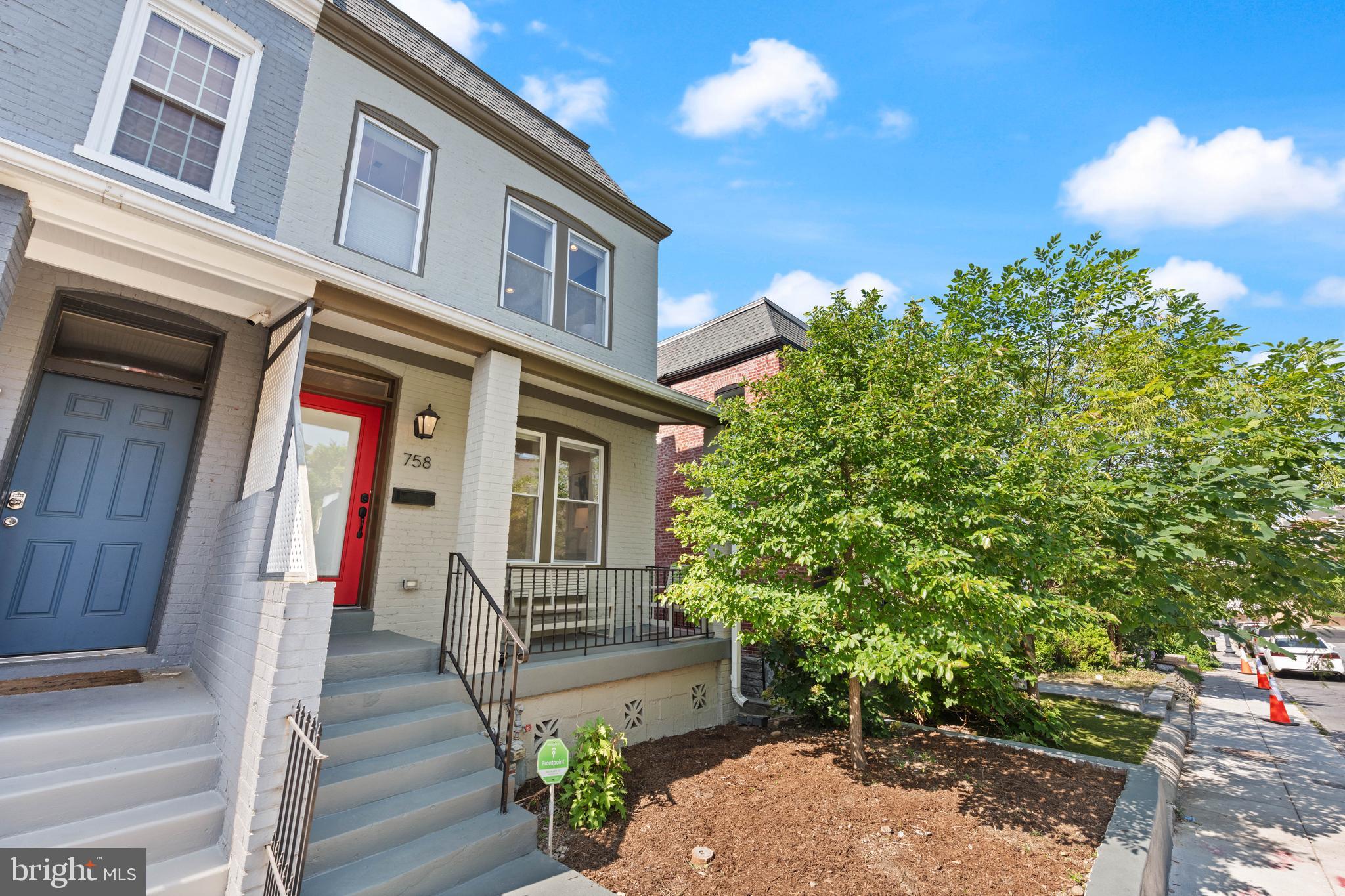 758 Gresham Pl NW