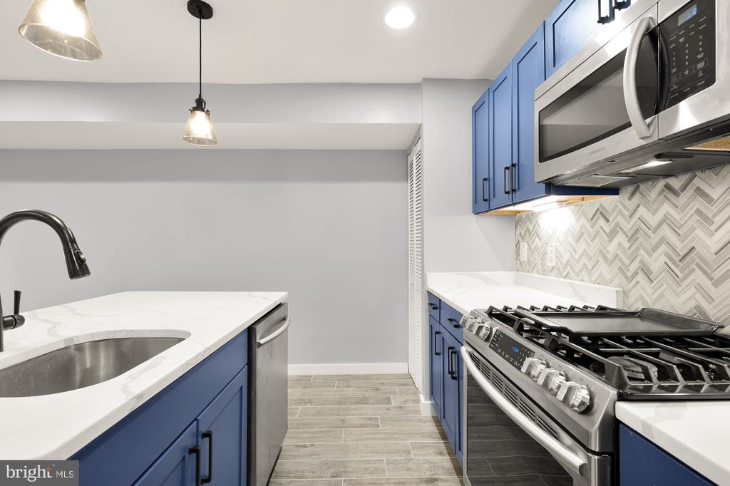 909 WEBSTER ST NW #1