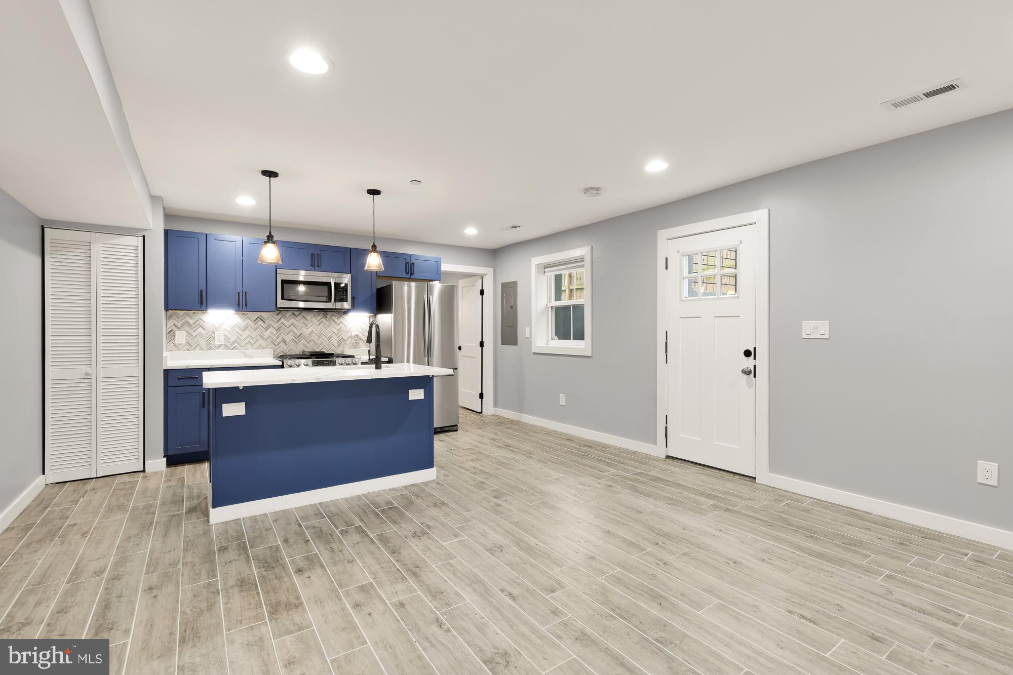 909 WEBSTER ST NW #1