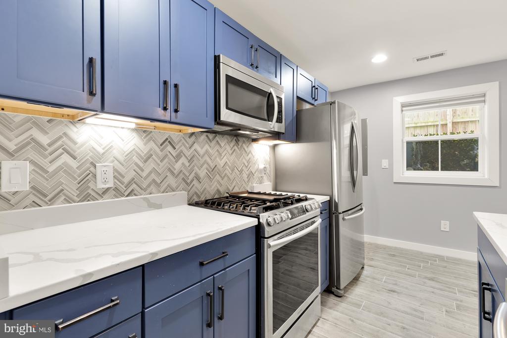 909 WEBSTER ST NW #1