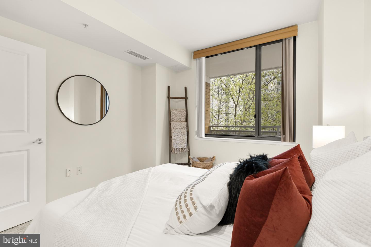 440 L St NW #311