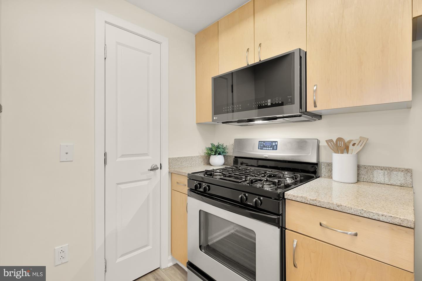 440 L St NW #311