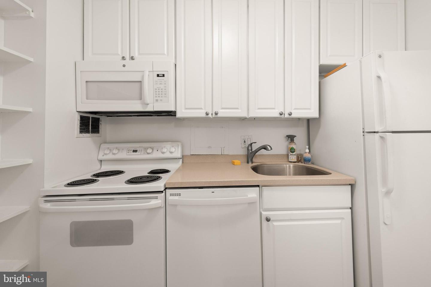 1718 P St NW #601