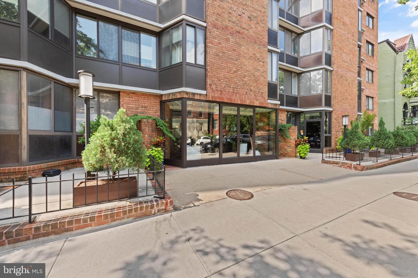 1718 P St NW #601