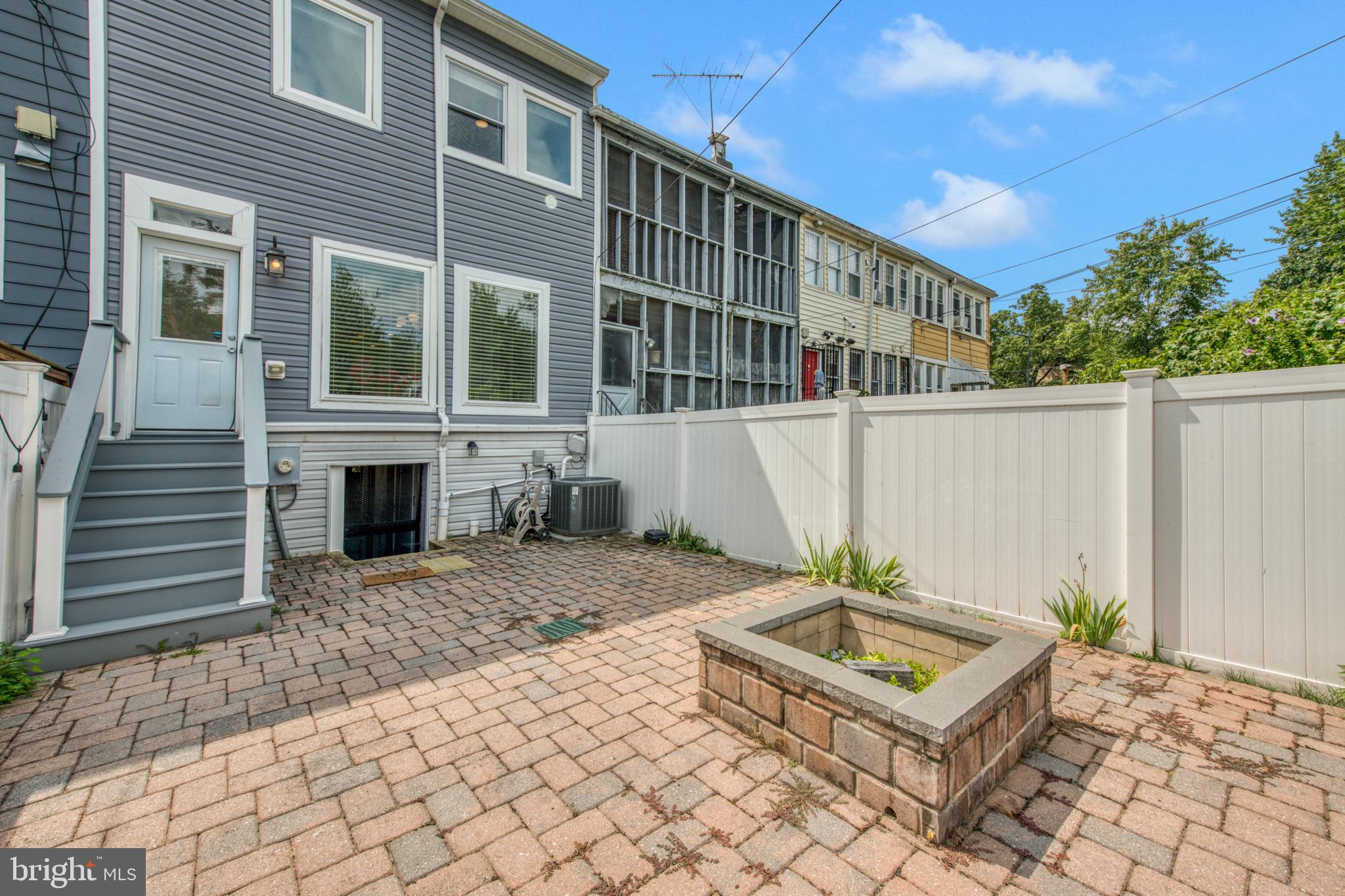 1606 Potomac Ave SE